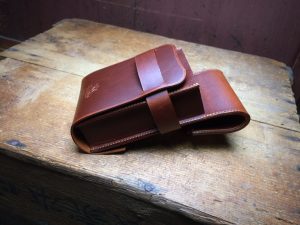 ブラシとダッカールを収納した状態のブラシケース
