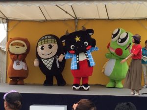 滋賀のゆるキャラが集結した牛肉サミット