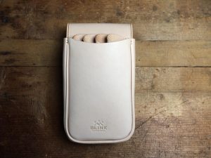パイピング加工を施したsquare 02のシザーケース