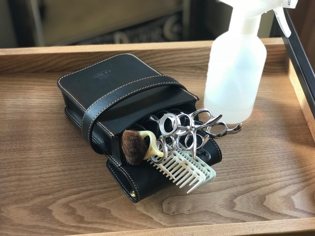 square s シザーケース上部からの収納状態