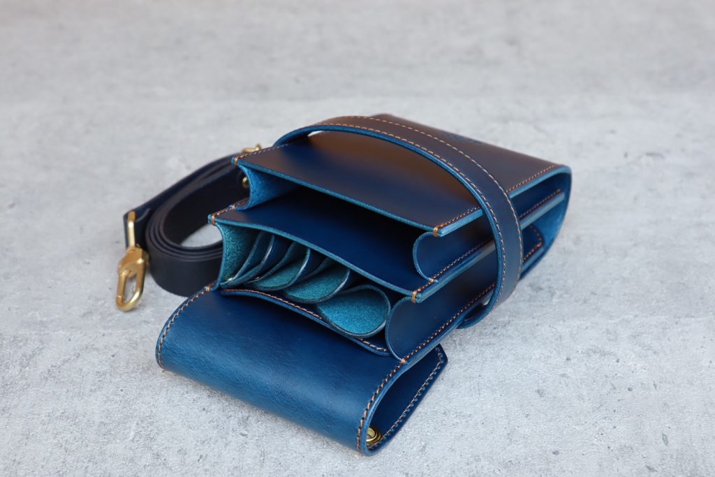 Genuine leather scissor case WW model storage opening