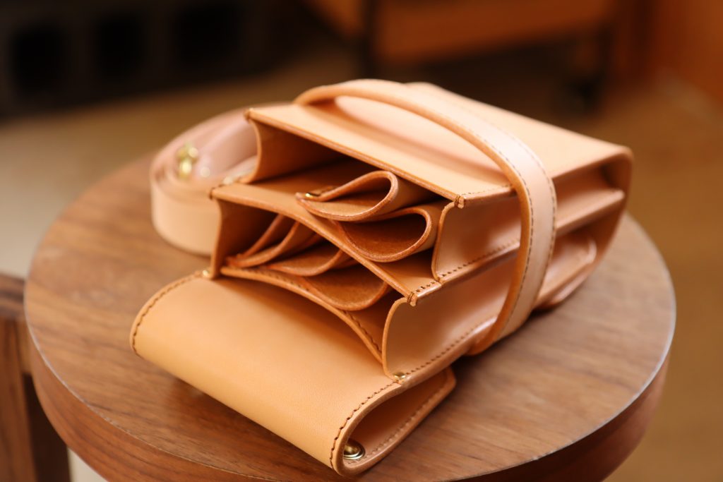 Scissor Case WW Natural diagonal