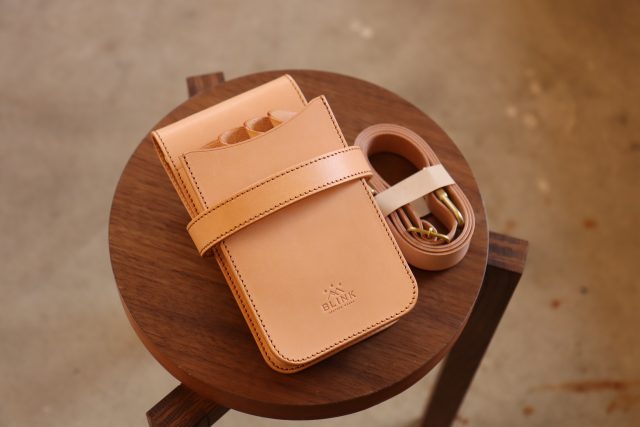 生成りカラーの-square s- 4丁用シザーケース
